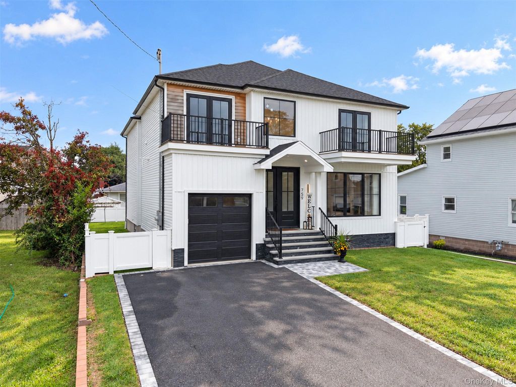 759 Pecan Street, Lindenhurst, NY 11757