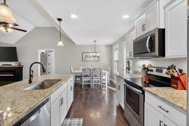 634 S Tunnel Rd, Gallatin, TN 37066