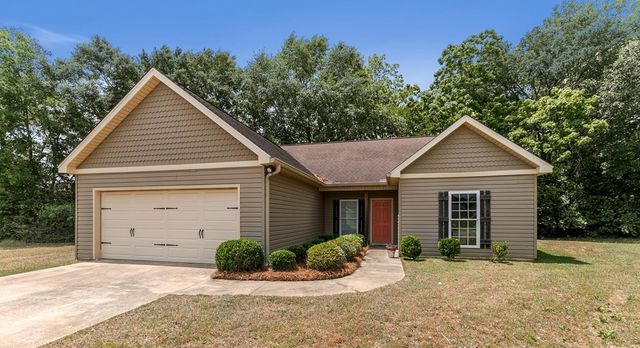 141 Gracebrook Ct., Headland, AL 36345