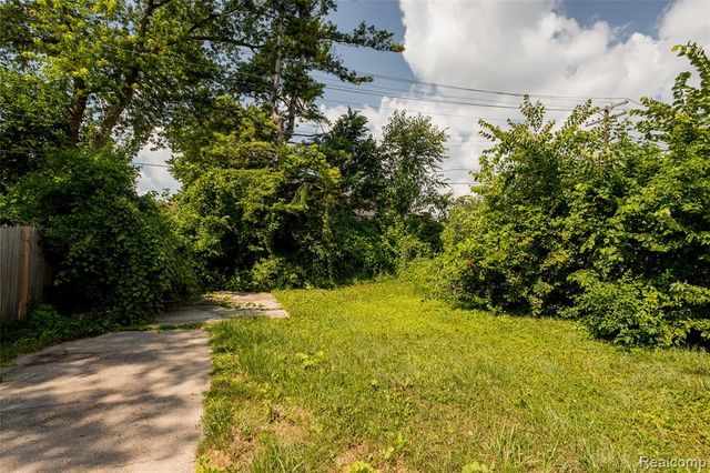 4267 Cadieux Road, Detroit, MI 48224
