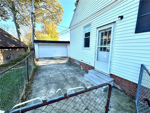 33012 Lake Shore Boulevard, Willowick, OH 44095