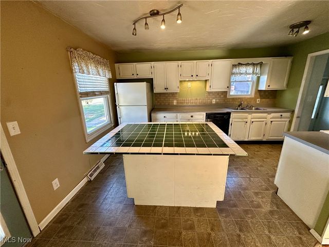 33012 Lake Shore Boulevard, Willowick, OH 44095