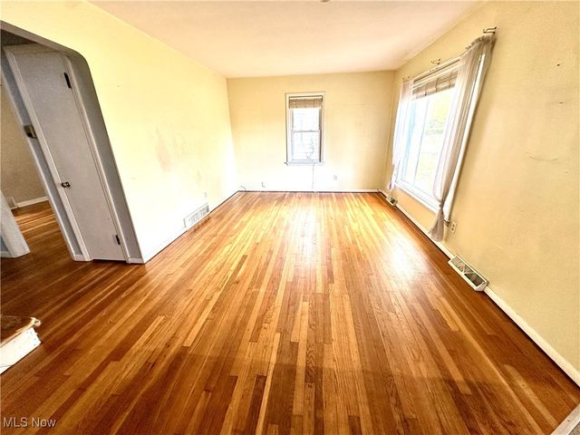 33012 Lake Shore Boulevard, Willowick, OH 44095