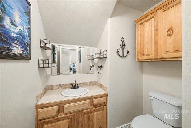 1574 S Glasgow, Nampa, ID 83686