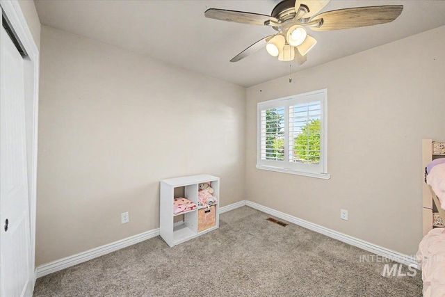 1574 S Glasgow, Nampa, ID 83686