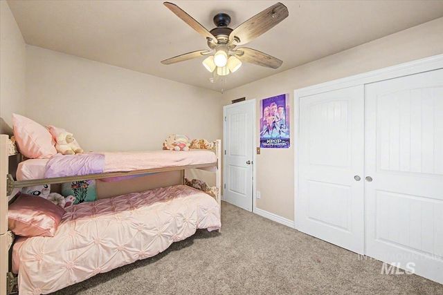 1574 S Glasgow, Nampa, ID 83686