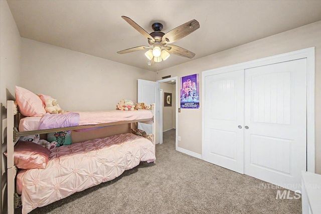 1574 S Glasgow, Nampa, ID 83686
