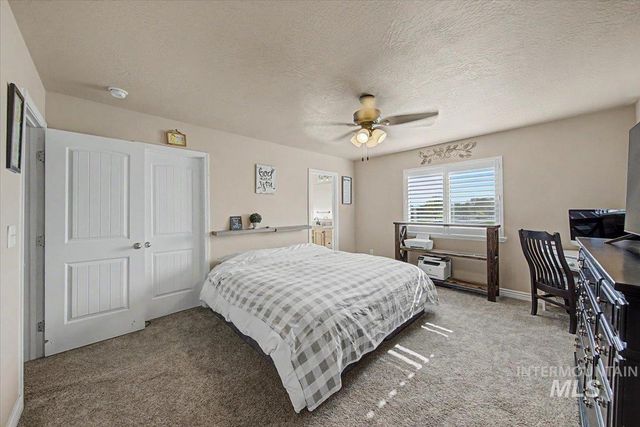 1574 S Glasgow, Nampa, ID 83686