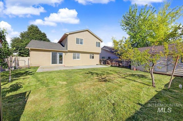 1574 S Glasgow, Nampa, ID 83686