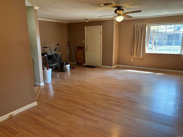 906 W Louisiana Street, Beebe, AR 72012