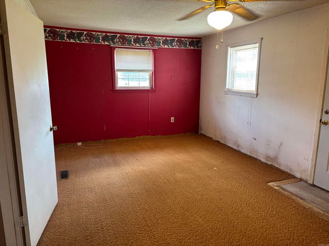 906 W Louisiana Street, Beebe, AR 72012