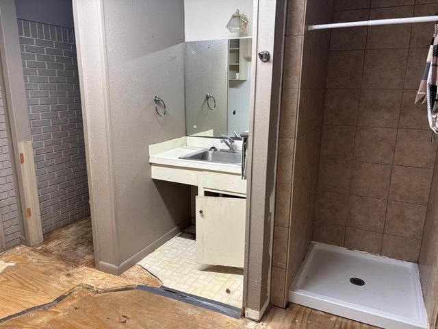 906 W Louisiana Street, Beebe, AR 72012