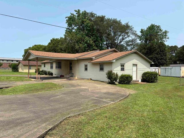 906 W Louisiana Street, Beebe, AR 72012