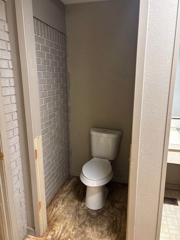 906 W Louisiana Street, Beebe, AR 72012