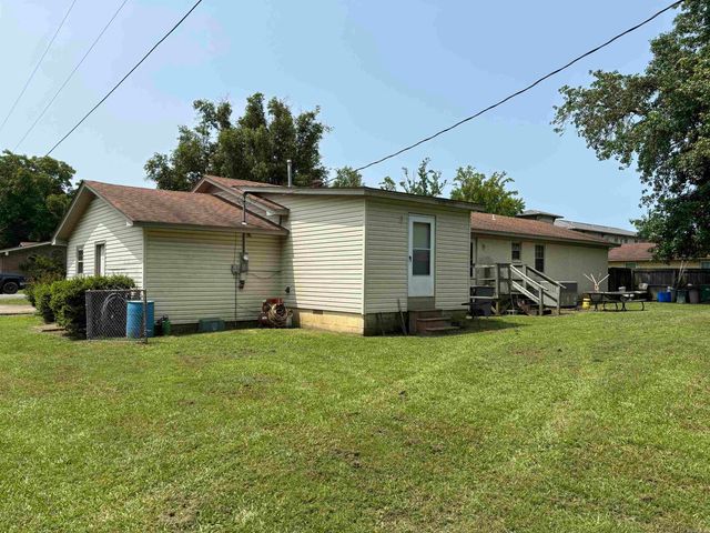 906 W Louisiana Street, Beebe, AR 72012