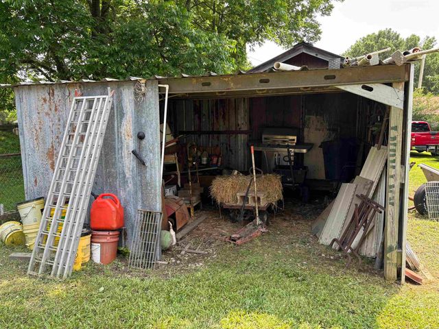 906 W Louisiana Street, Beebe, AR 72012