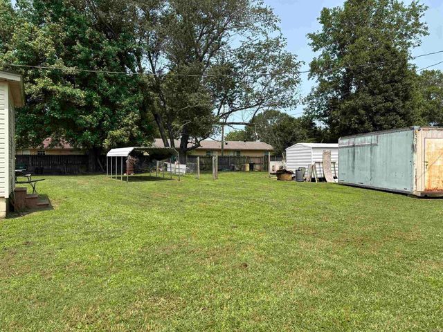 906 W Louisiana Street, Beebe, AR 72012