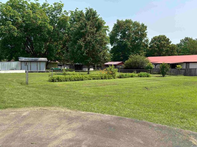 906 W Louisiana Street, Beebe, AR 72012