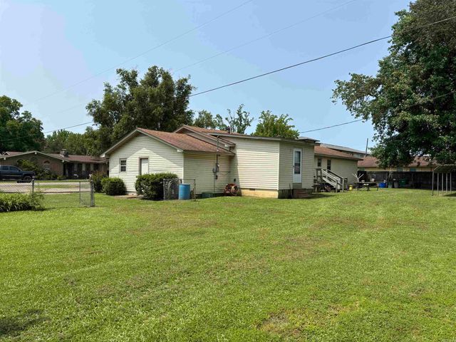 906 W Louisiana Street, Beebe, AR 72012