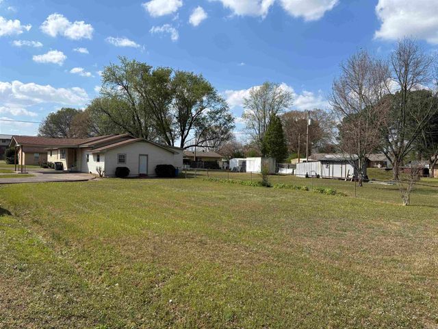 906 W Louisiana Street, Beebe, AR 72012