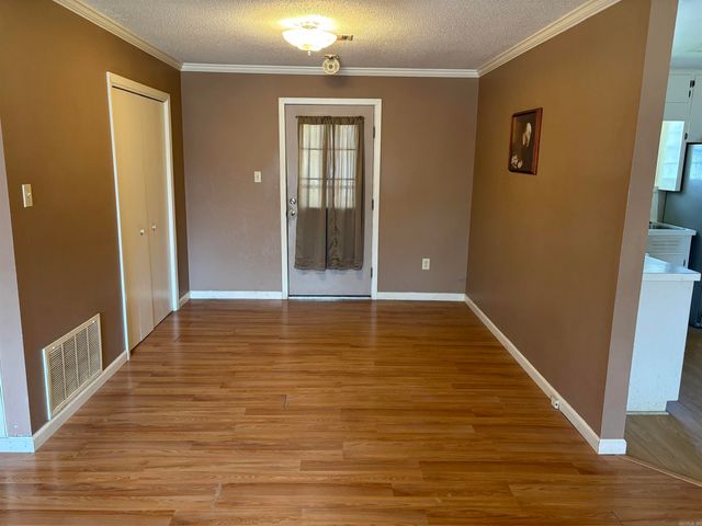 906 W Louisiana Street, Beebe, AR 72012