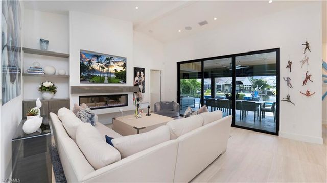 1650 Mullet CT, Naples, FL 34102