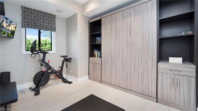 1650 Mullet CT, Naples, FL 34102