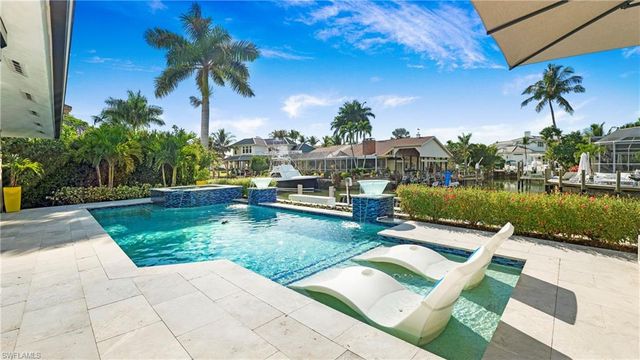 1650 Mullet CT, Naples, FL 34102
