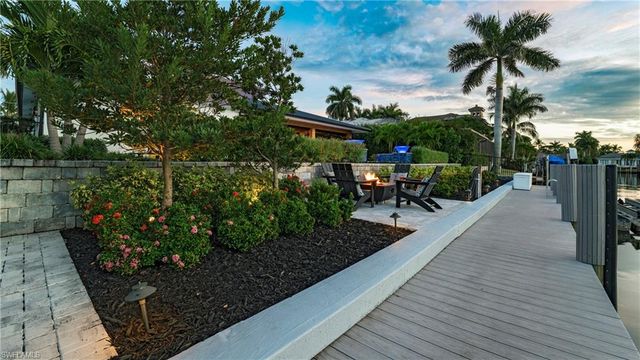 1650 Mullet CT, Naples, FL 34102