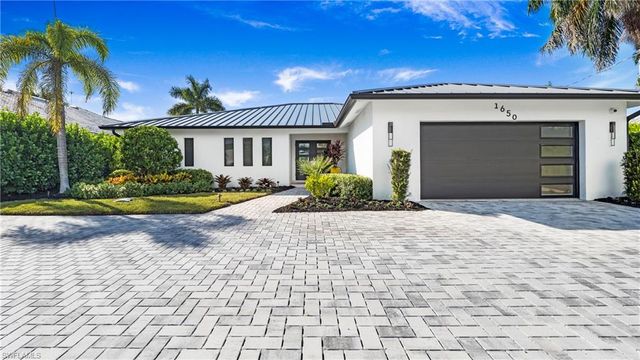 1650 Mullet CT, Naples, FL 34102