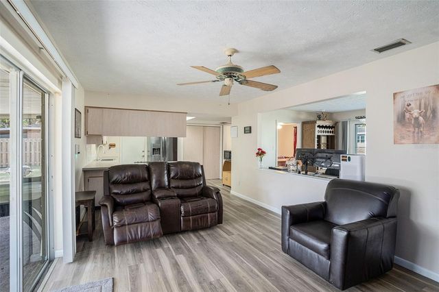 3811 RAVENNA DRIVE, Valrico, FL 33594