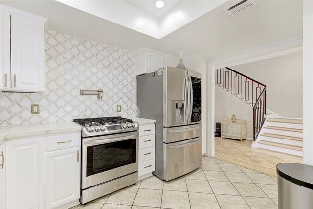 1349 N Columbus 16, Glendale, CA 91202