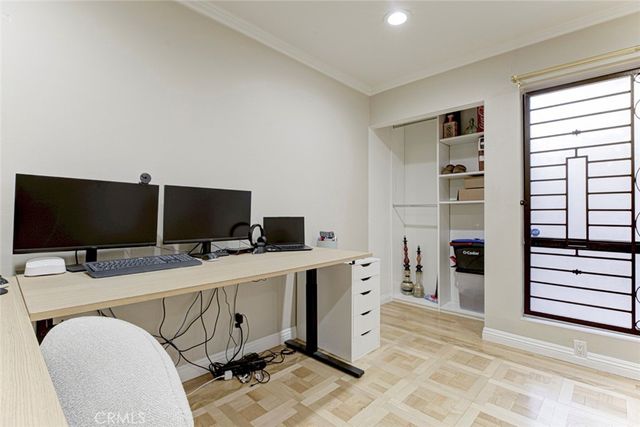 1349 N Columbus 16, Glendale, CA 91202