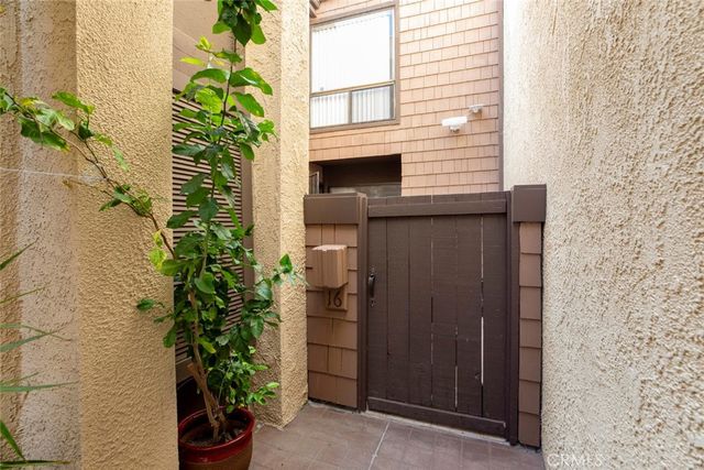 1349 N Columbus 16, Glendale, CA 91202