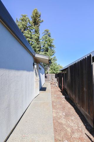 909 Harvard Pl, Woodland, CA 95695