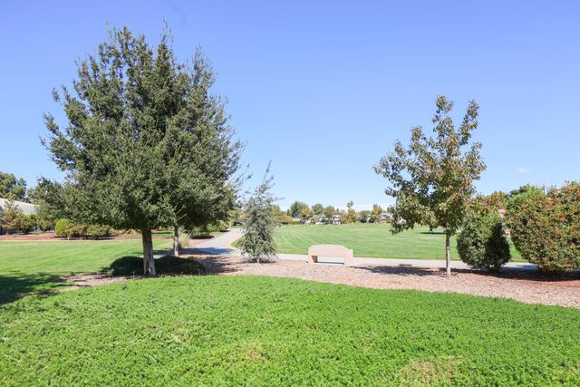 909 Harvard Pl, Woodland, CA 95695