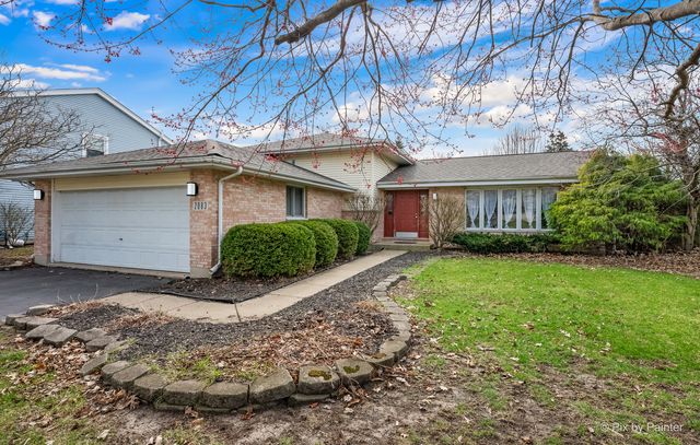 2083 Maplewood Circle, Naperville, IL 60563