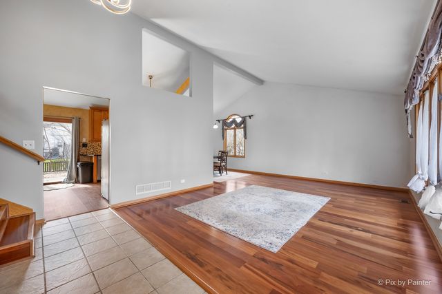 2083 Maplewood Circle, Naperville, IL 60563