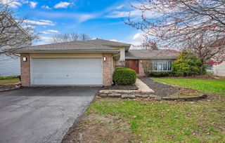 2083 Maplewood Circle, Naperville, IL 60563