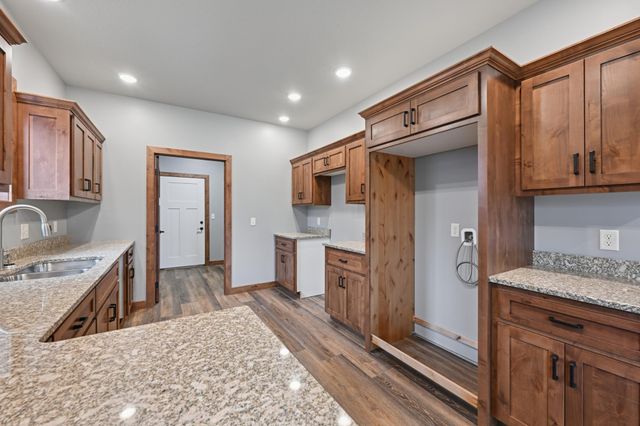 16908 Piper Lane, Brainerd, MN 56401