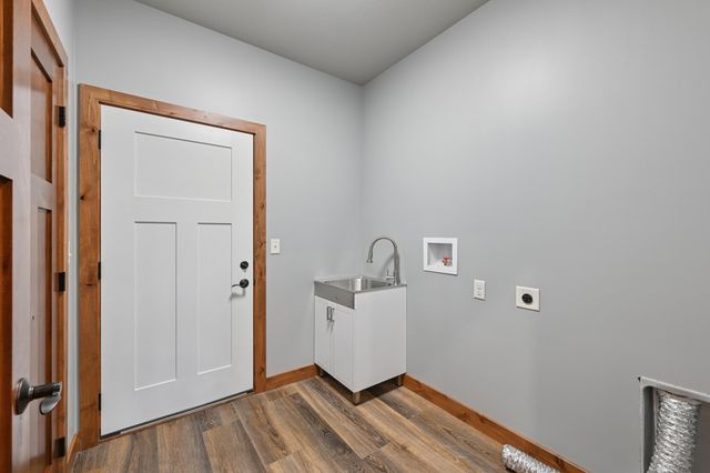 16908 Piper Lane, Brainerd, MN 56401