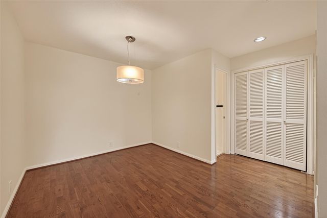 2829 Timmons Lane 144, Houston, TX 77027