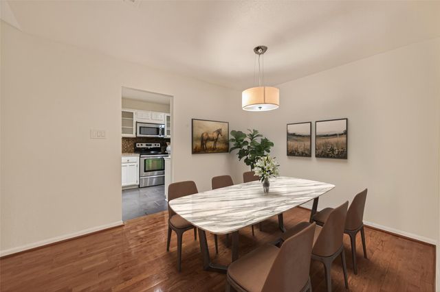 2829 Timmons Lane 144, Houston, TX 77027