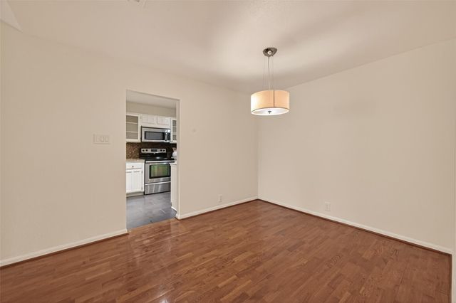 2829 Timmons Lane 144, Houston, TX 77027