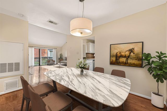 2829 Timmons Lane 144, Houston, TX 77027