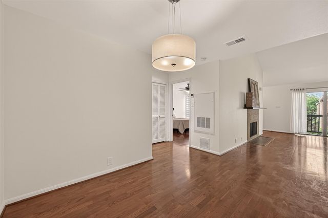 2829 Timmons Lane 144, Houston, TX 77027