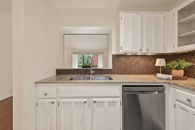 2829 Timmons Lane 144, Houston, TX 77027