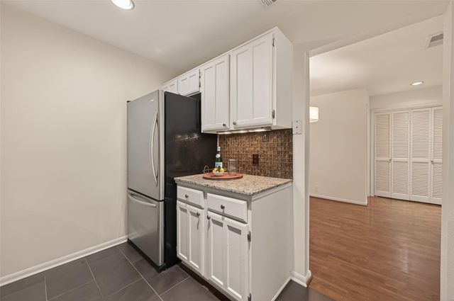 2829 Timmons Lane 144, Houston, TX 77027