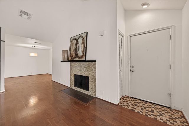 2829 Timmons Lane 144, Houston, TX 77027