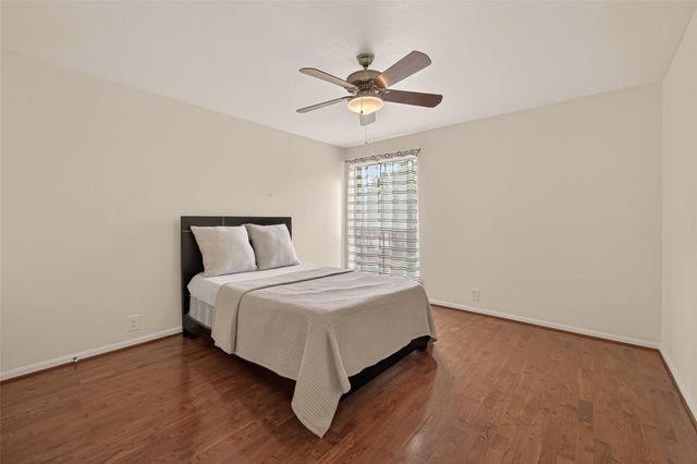 2829 Timmons Lane 144, Houston, TX 77027